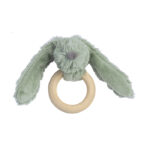 Happy Horse | zöld színű Richie nyúl fából készült gyűrűvel – mérete: 12 cm
